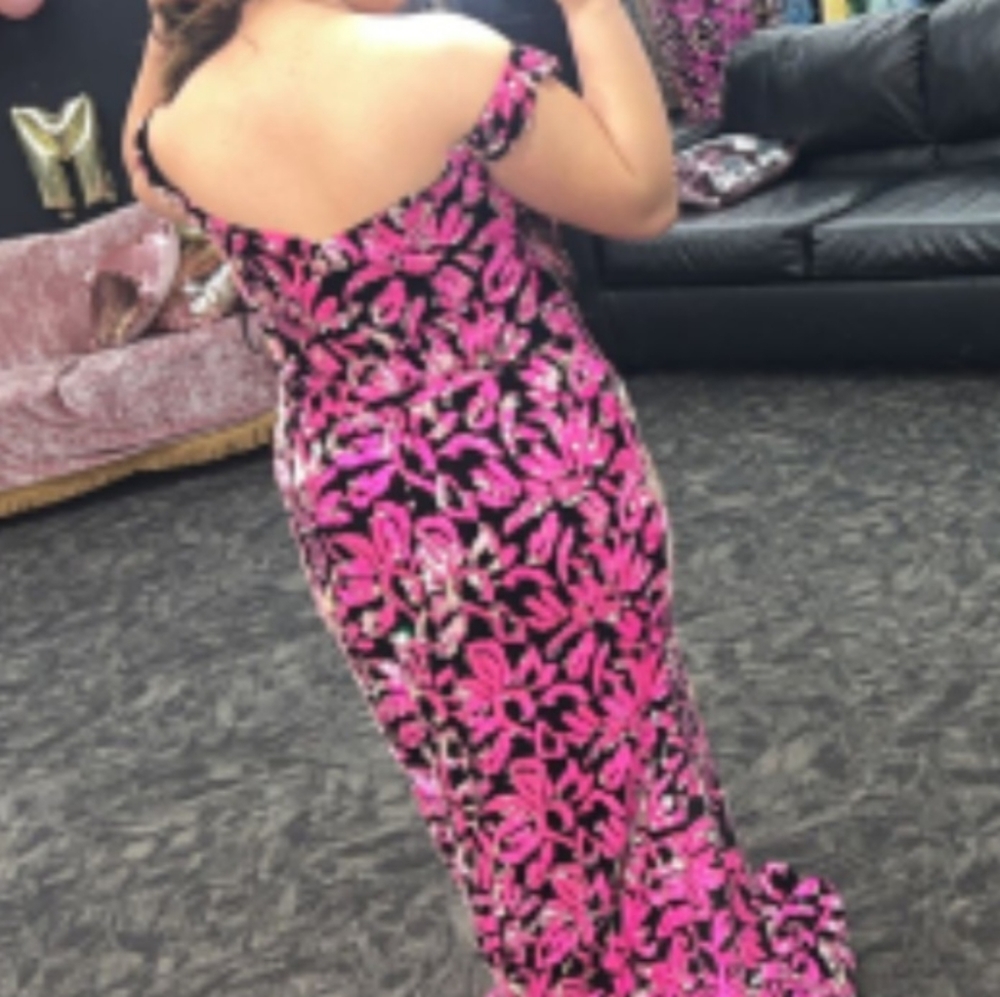 Prom Dress - Picture 4 of 4